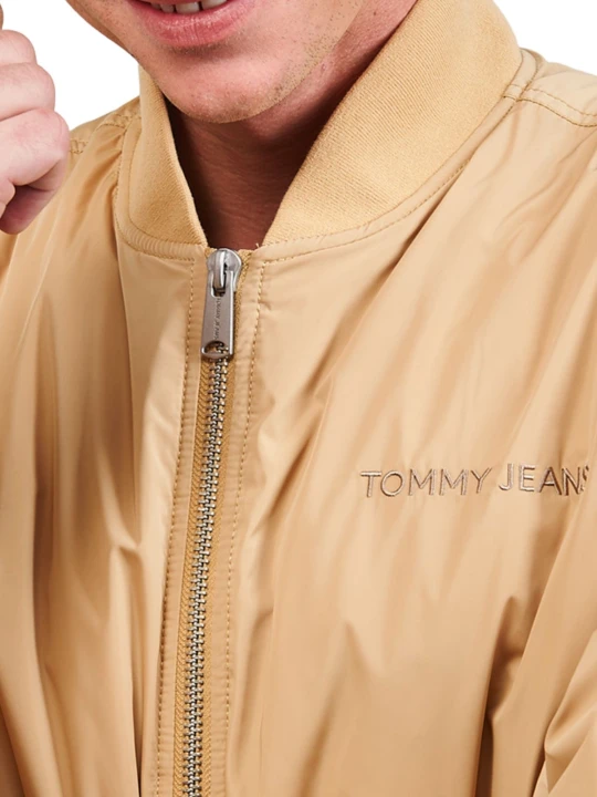 pol_pl_Kurtka-meska-Jacket-mens-Tommy-Jeans-DM0DM17879-AB0-TAWNY-SAND-25968_2.webp
