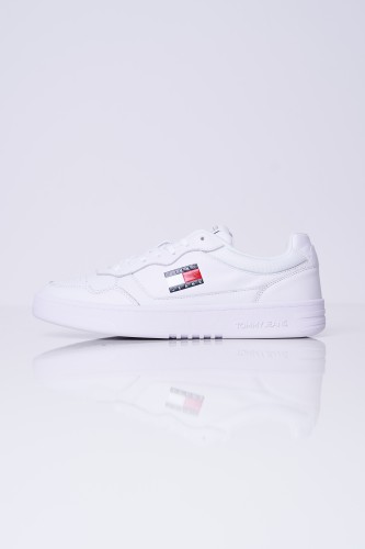 sneakersy-biale-skorzane-tommy-jeans-em0em01443.jpg